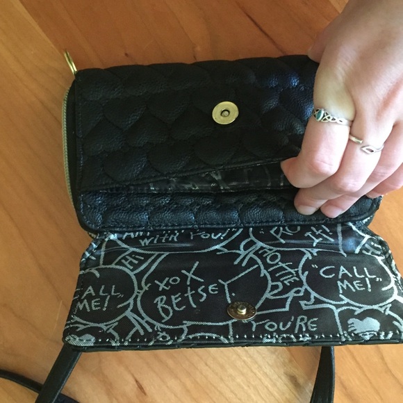 Betsy Johnson black mini crossbody - Picture 5 of 7